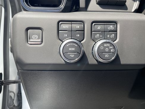 Certified 2025 GMC Sierra 2500 AT4X AWD/4WD image 41