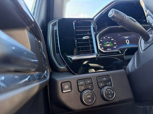 Used 2024 Chevrolet Silverado 1500 LT Trail Boss w/ Convenience Package II image 22