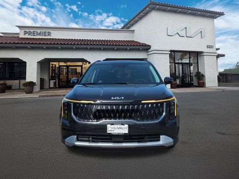 New 2026 Kia Carnival EX image 3