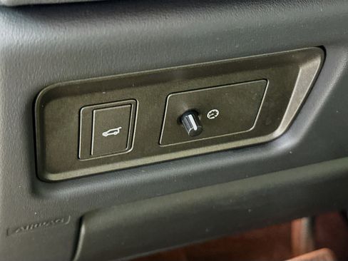 Used 2017 Land Rover Range Rover Evoque HSE image 9