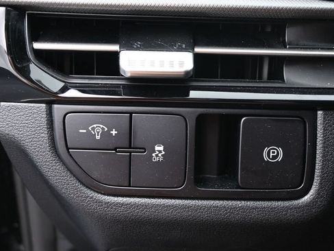 Used 2026 Kia Sportage LX FWD image 21