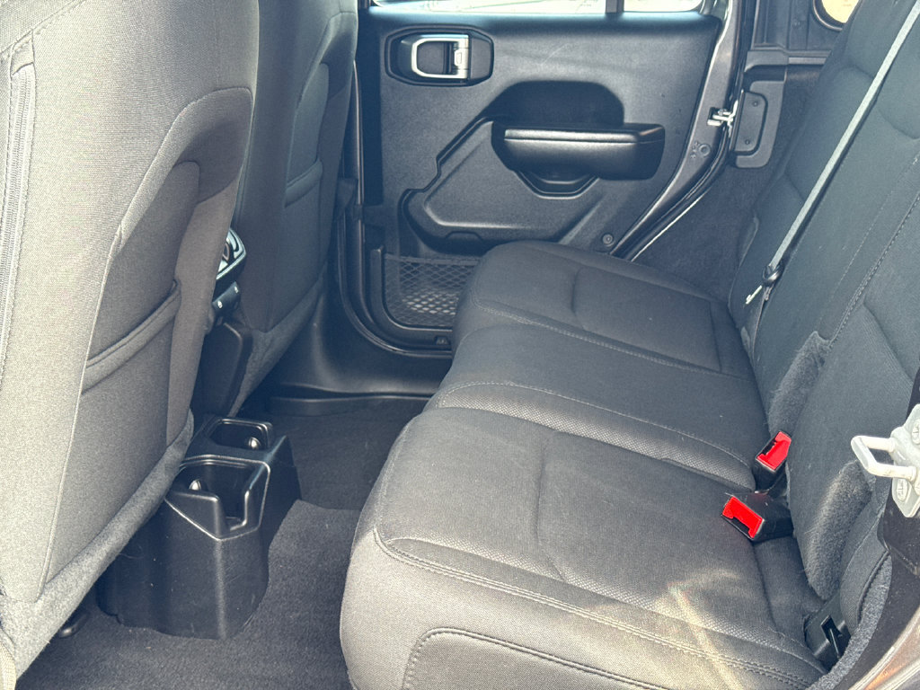 Used 2019 Jeep Wrangler Unlimited Sport S AWD/4WD image 22