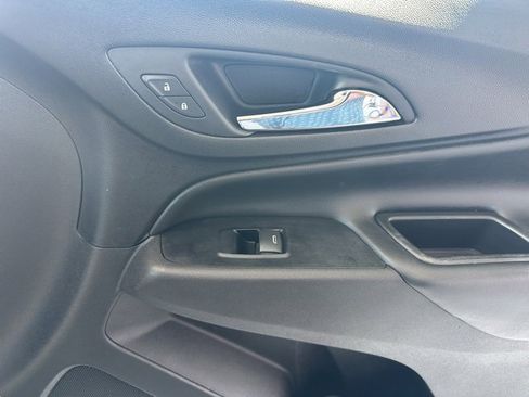 Used 2019 Chevrolet Equinox LT image 15