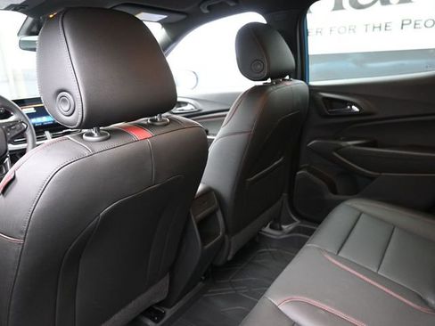 Used 2025 Chevrolet Trax RS w/ Driver Confidence Package image 23