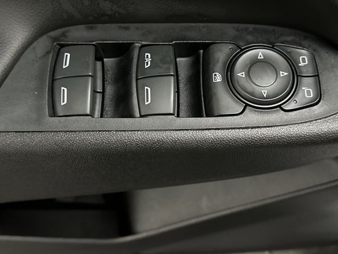 Used 2019 Chevrolet Equinox LT image 17