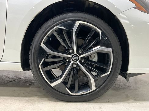 Used 2024 Nissan Altima 2.5 SR image 8