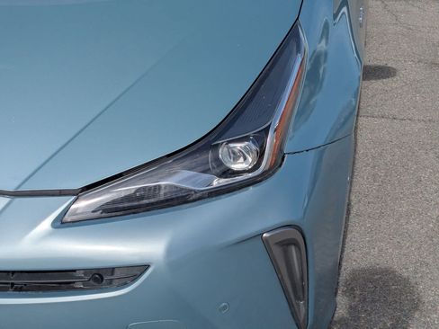 Used 2022 Toyota Prius XLE w/ Advanced Technology Package image 12