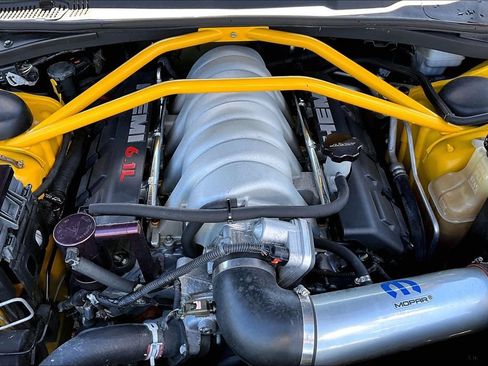 Used 2010 Dodge Challenger SRT8 w/ SRT Option Group II RWD image 31