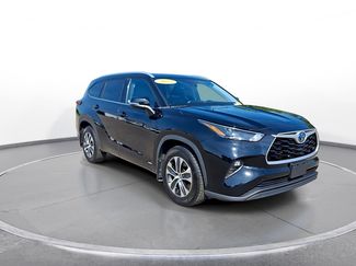 Used 2022 Toyota Highlander XLE AWD/4WD video 2