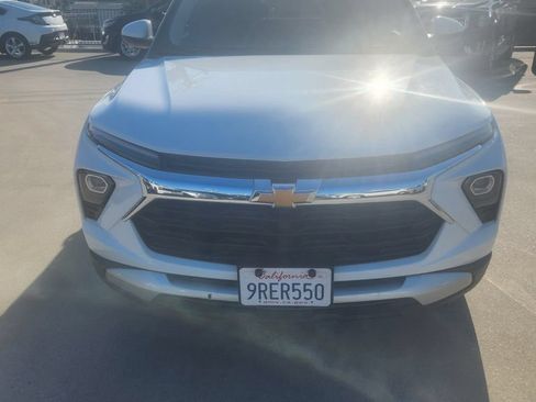 Used 2025 Chevrolet TrailBlazer LT FWD image 1