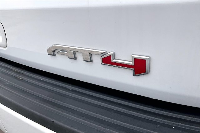 Used 2025 GMC Yukon AT4 Ultimate AWD/4WD image 24