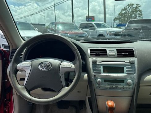 Used 2009 Toyota Camry LE FWD image 16