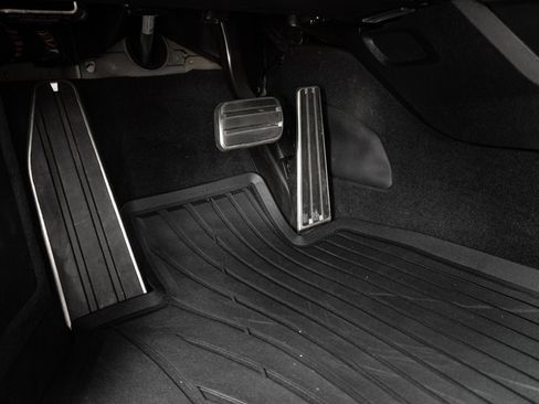 Used 2018 Porsche 911 Carrera T image 17