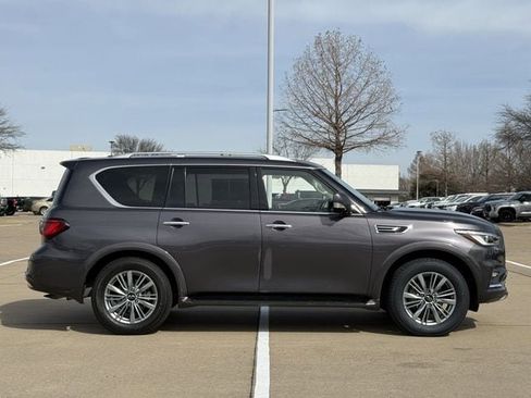 Used 2024 INFINITI QX80 Luxe image 3