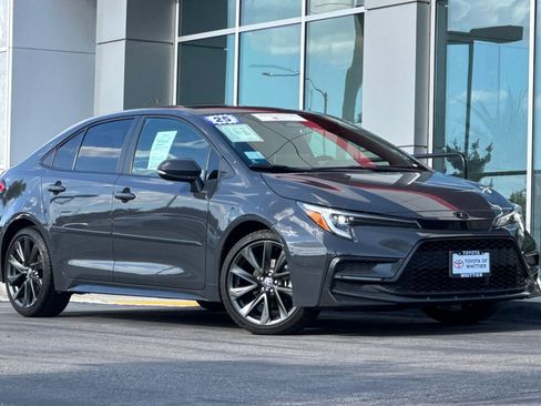 Certified 2025 Toyota Corolla SE image 2