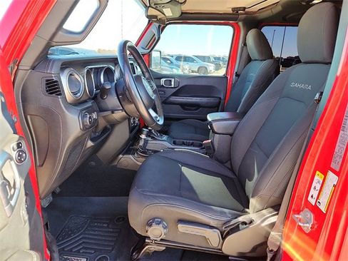 Used 2018 Jeep Wrangler Unlimited Sahara image 11