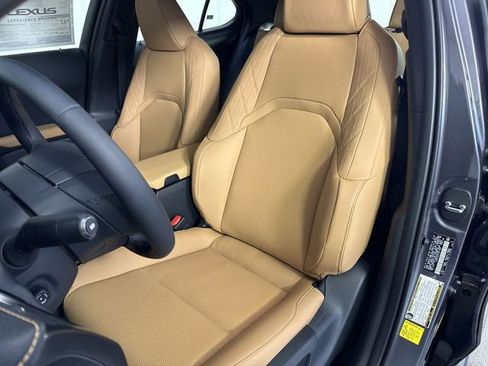 New 2026 Lexus UX 300h AWD image 18