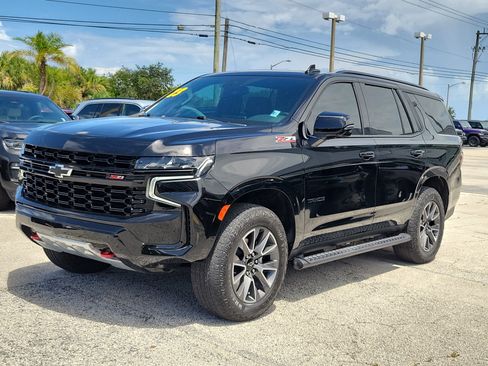 Used 2023 Chevrolet Tahoe Z71 w/ Luxury Package AWD/4WD image 2