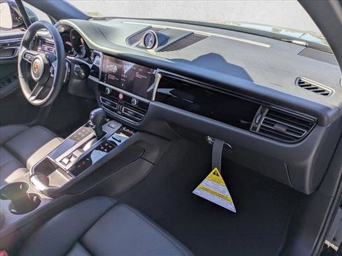 New 2026 Porsche Macan image 26