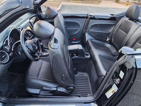Used 2013 Volkswagen Beetle 2.5 FWD image 17