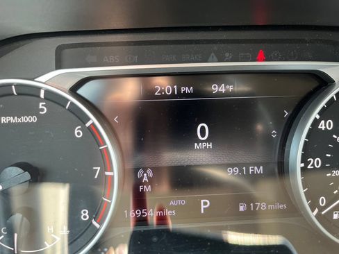 Used 2023 Nissan Rogue SV AWD/4WD image 17