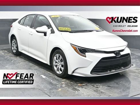 Used 2025 Toyota Corolla LE image 1
