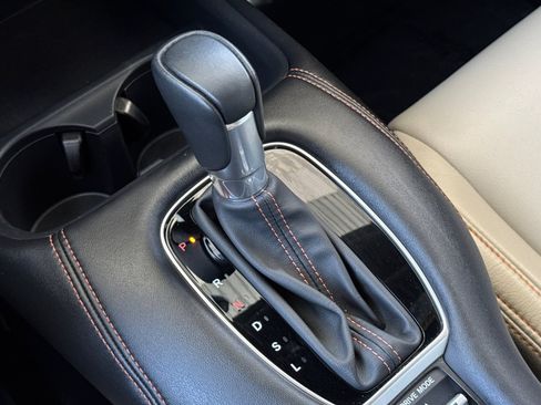 Used 2025 Honda HR-V Sport image 18