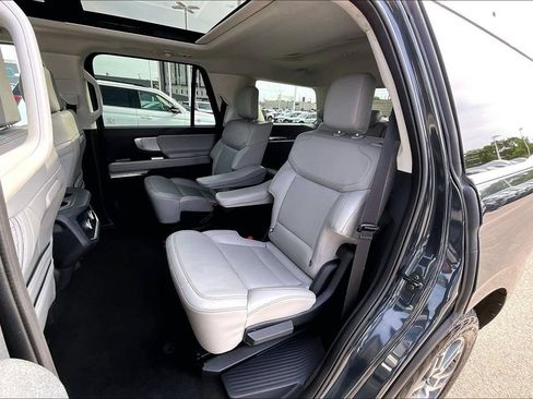 Certified 2025 Ford Expedition Active AWD/4WD image 25