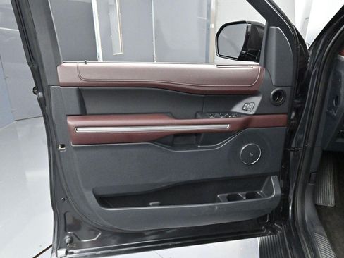 Used 2022 Ford Expedition Limited AWD/4WD image 11