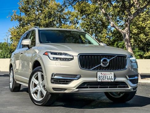 Used 2016 Volvo XC90 T8 Momentum w/ Vision Package image 4