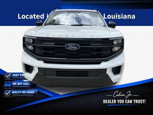 Used 2025 Ford Expedition Active AWD/4WD image 2