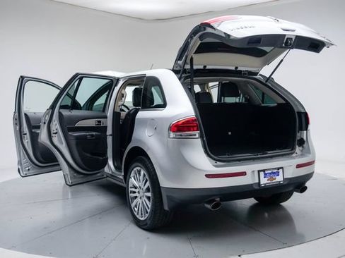 Used 2013 Lincoln MKX AWD image 18