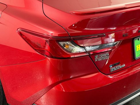 Used 2025 Toyota Camry SE w/ Convenience Package FWD image 36