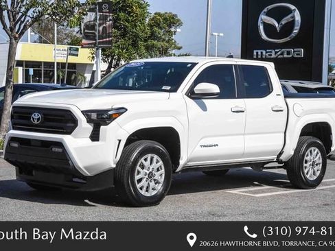 Used 2025 Toyota Tacoma SR5 AWD/4WD image 3