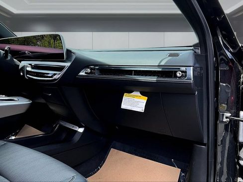 Certified 2024 Cadillac Lyriq Luxury AWD/4WD image 26