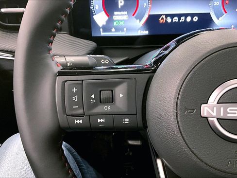 New 2025 Nissan Kicks SR w/ SR Premium Package FWD image 45