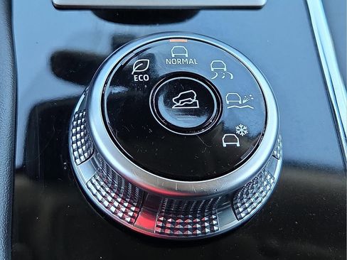 Used 2024 Mitsubishi Outlander SE image 21