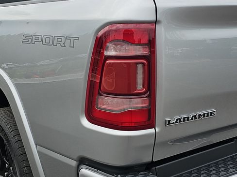 Used 2022 RAM 1500 Laramie AWD/4WD image 31