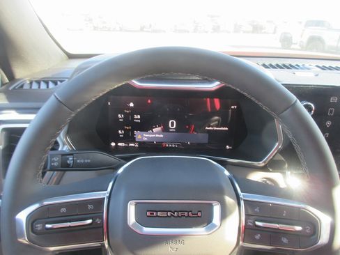 New 2026 GMC Canyon Denali image 17