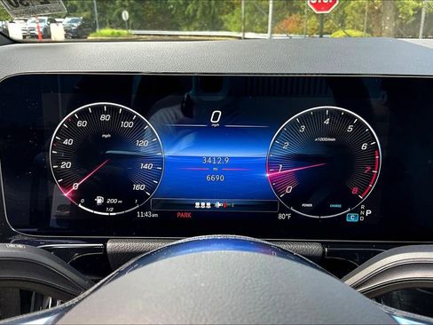Used 2025 Mercedes-Benz GLA 250 4MATIC image 22