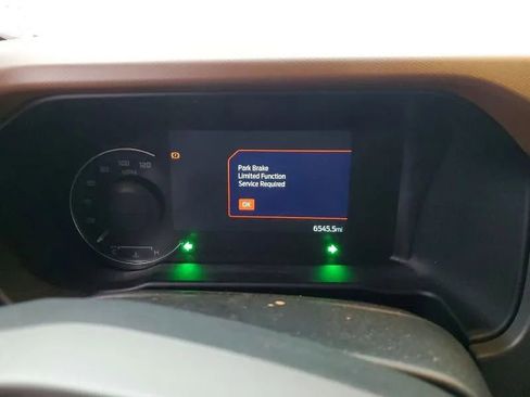 Used 2024 Ford Bronco Outer Banks image 9