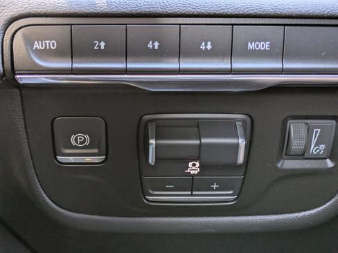 Used 2021 Cadillac Escalade Sport w/ Heavy-Duty Trailer Package image 23