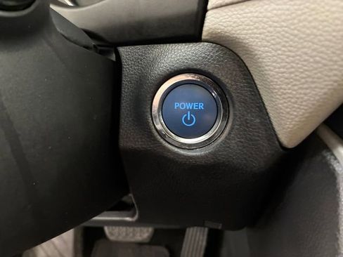 Used 2021 Toyota RAV4 XLE w/ Convenience Package image 24