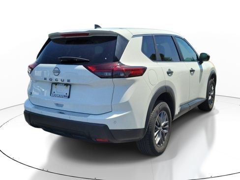 Used 2024 Nissan Rogue S FWD image 6