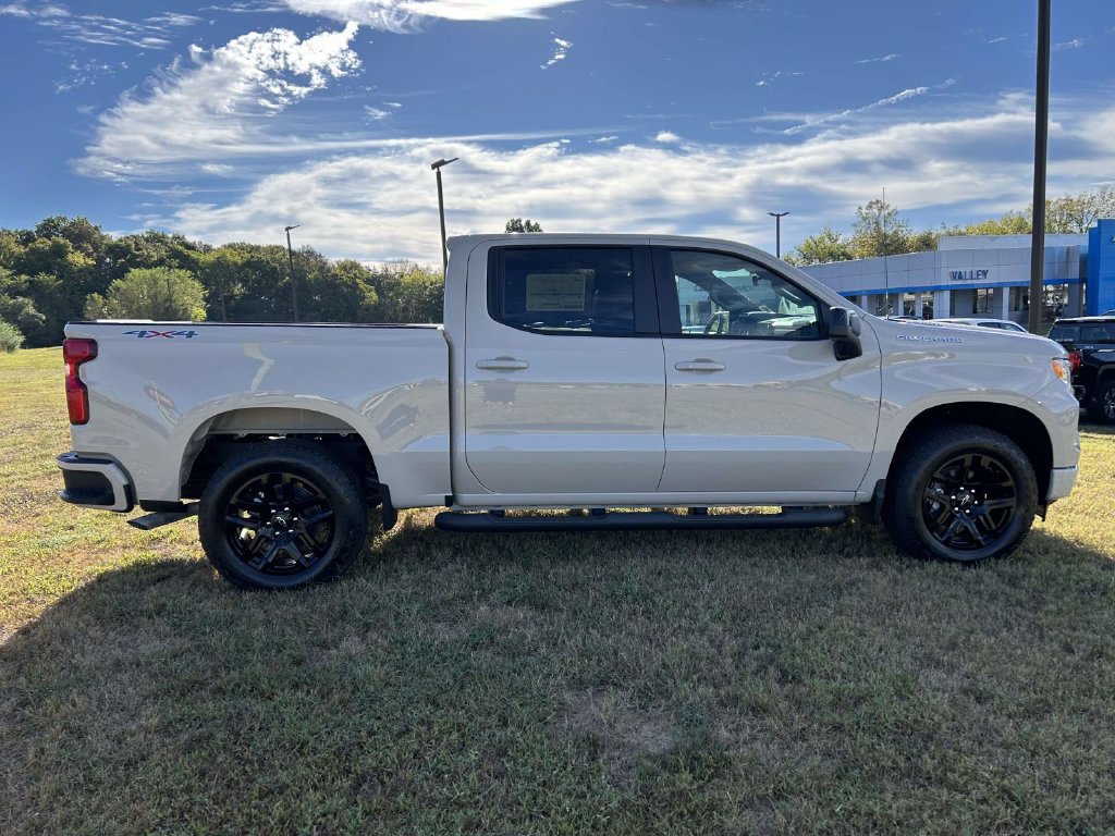 New 2026 Chevrolet Silverado 1500 RST w/ RST Select Package AWD/4WD image 2