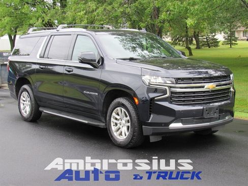 Used 2021 Chevrolet Suburban LT w/ Luxury Package AWD/4WD image 1