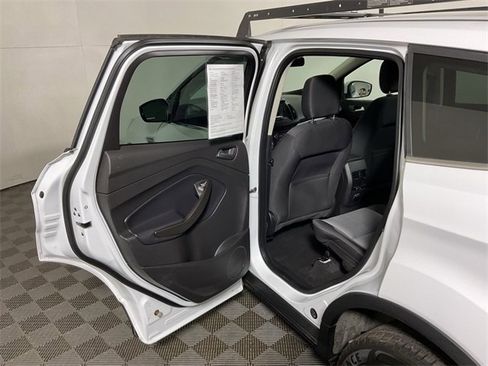 Used 2019 Ford Escape SE image 28