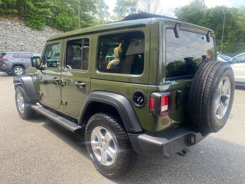 Used 2022 Jeep Wrangler Unlimited Sport w/ Sun And Sound Package AWD/4WD image 3