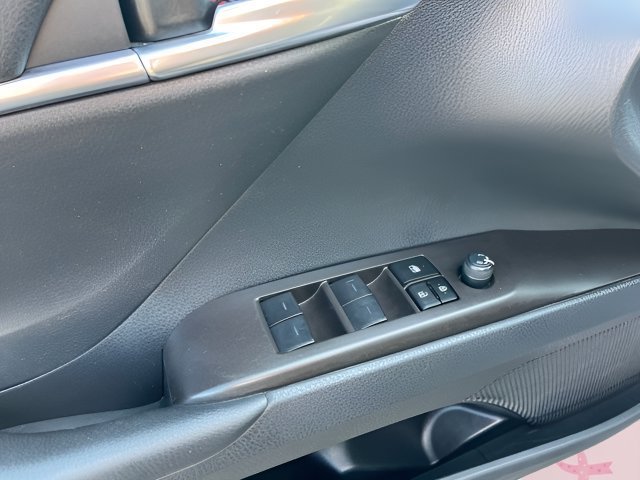 Used 2024 Toyota Camry SE FWD image 10