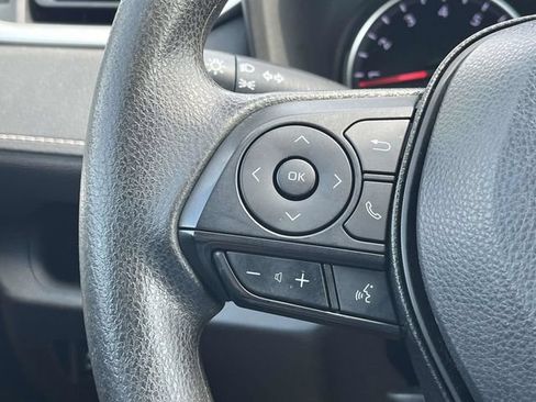 Used 2022 Toyota RAV4 XLE FWD image 26